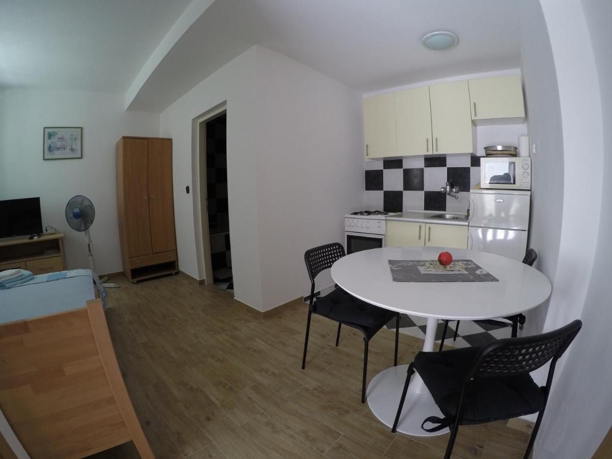 Apartments And Rooms By The Sea Bibinje, Zadar - 6199 Esterno foto